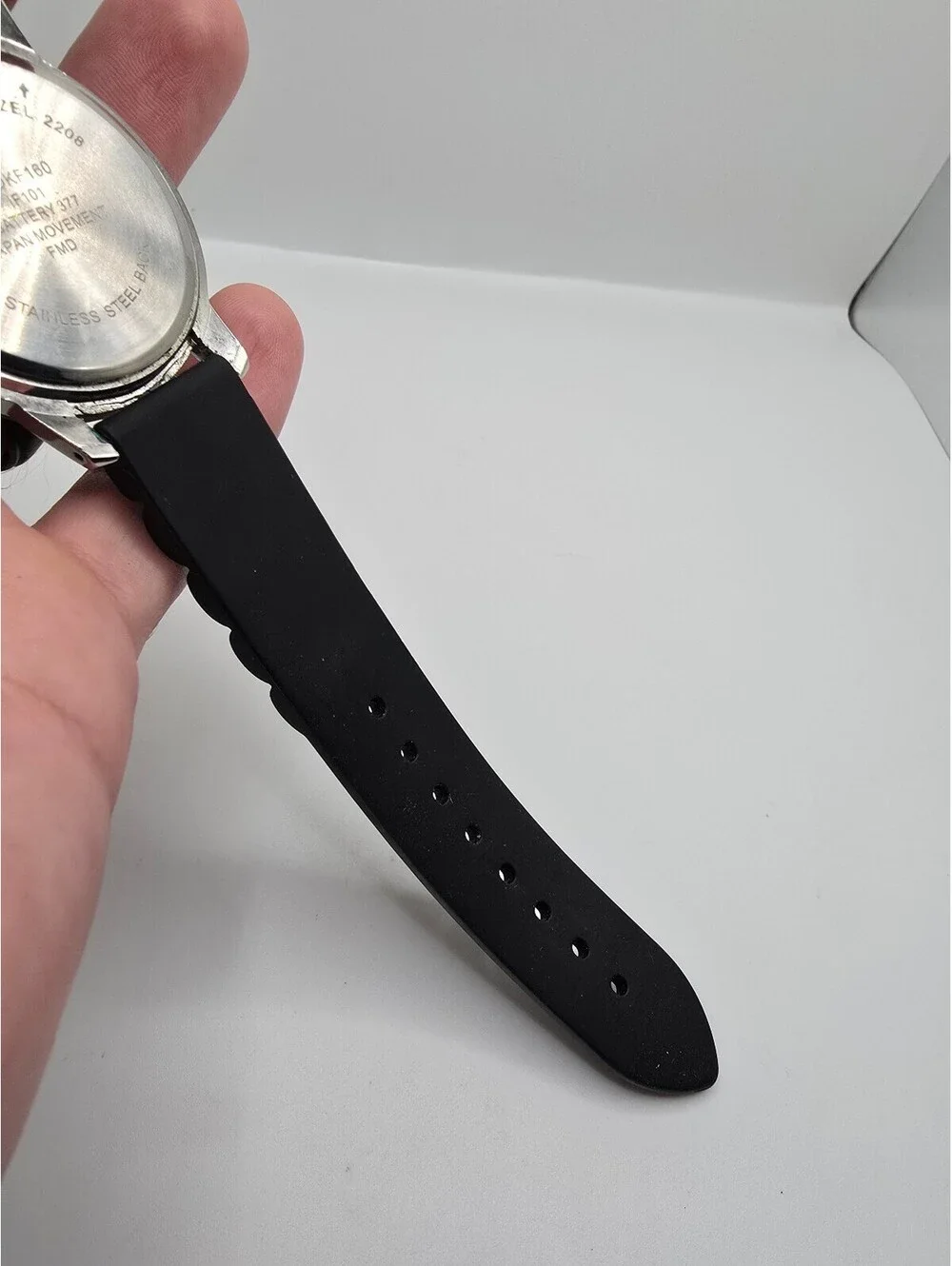 Folio Quartz Analog Watch Black Dial Arabic Numerals Silver Case Black Rubber